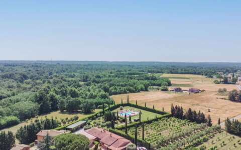 Orentano 613: Tavolo, Cielo, Proprietà, Mobilia, Pianta, Sedia, Azzurro, Shade, Interior Design, Architettura