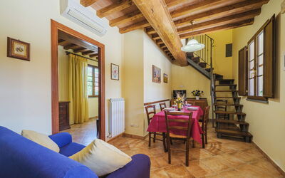 Ponziani 613.1: Tavolo, Cielo, Proprietà, Mobilia, Pianta, Sedia, Azzurro, Shade, Interior Design, Architettura