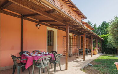 Ponziani 613.2: Tavolo, Cielo, Proprietà, Mobilia, Pianta, Sedia, Azzurro, Shade, Interior Design, Architettura