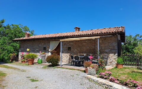 Castelnuovo di Garfagnana 640: Pianta, Cielo, Costruzione, Finestra, Casa, Lotto, Villetta, Quartiere, Zona Residenziale, Paesaggio
