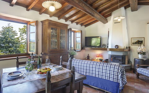 Castelnuovo di Garfagnana 640: Proprietà, Camera, Costruzione, Mobilia, Soffitto, Interior Design, Casa, Fascio, Casa, Immobiliare