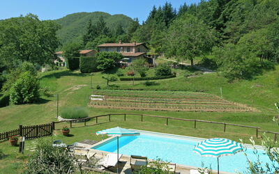 Castelnuovo di Garfagnana 640: Proprietà, Hill Station, Paesaggio Naturale, Piscina, Riserva Naturale, Area Rurale, Casa, Paesaggio, Tempo Libero, Architettura