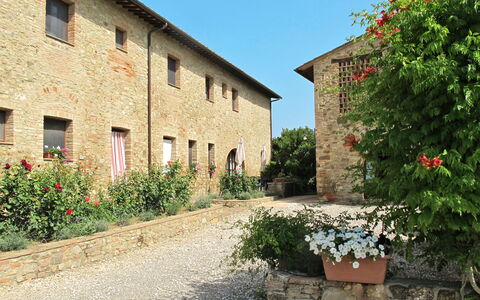 Linari 603: Proprietà, Casa, Costruzione, Parete, Cittadina, Villaggio, Immobiliare, Area Rurale, Albero, Architettura