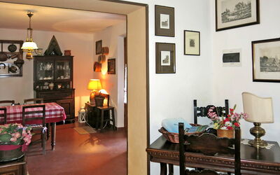 Castagni i + Castagni Ii 636.3: Camera, Interior Design, Proprietà, Costruzione, Mobilia, Soggiorno, Casa, Parete, Tavolo, Casa