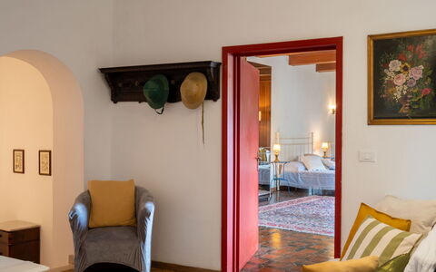 Greve in Chianti 612: Mobilia, Costruzione, Comfort, Azzurro, Legna, Tessile, Interior Design, Shade, Pavimento, Soggiorno