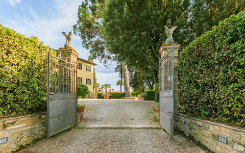 Poggibonsi 618: Pianta, Cielo, Costruzione, Nube, Manto Stradale, Albero, Lotto, Casa, Quartiere, Zona Residenziale