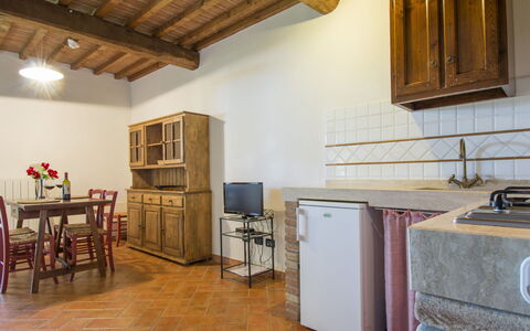 Cecina 609: Proprietà, Camera, Costruzione, Pavimento, Mobilia, Cucina, Controsoffitto, Casa, Interior Design, Soffitto
