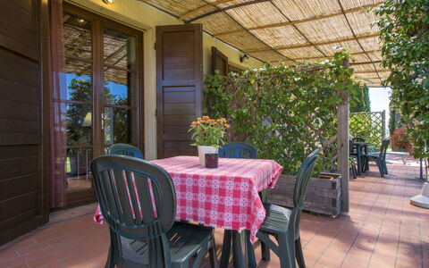 Cecina 609: Proprietà, Costruzione, Immobiliare, Camera, Portico, Terrazza, Tavolo, Mobilia, Tavolo Esterno, Ristorante