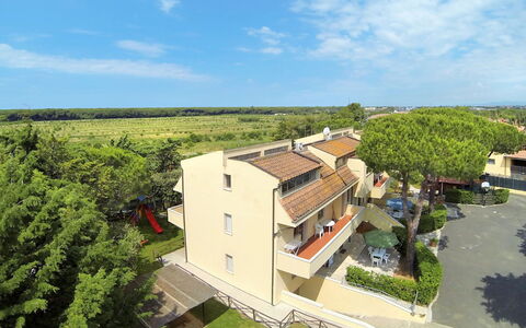 Cecina 610: Cielo, Pianta, Nube, Proprietà, Costruzione, Albero, Lotto, Paesaggio Naturale, Urban Design, Casa