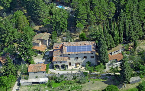 Castelfranco di Sopra 605: Pianta, Costruzione, Albero, Paesaggio Naturale, Casa, Vegetazione, Urban Design, Villetta, Tetto, Paesaggio