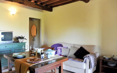 Agriletizia 641.2: Camera, Mobilia, Proprietà, Interior Design, Costruzione, Parete, Soggiorno, Pavimento, Soffitto, Casa