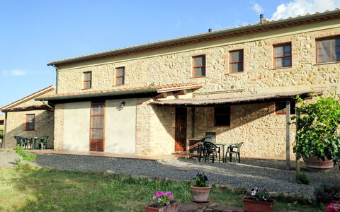 Guardistallo 640: Pianta, Cielo, Finestra, Costruzione, Nube, Vaso Di Fiori, Pianta Della Casa, Villetta, Immobiliare, Fiore