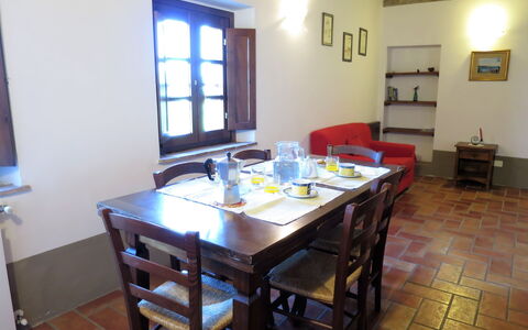 Guardistallo 640: Camera, Proprietà, Mobilia, Costruzione, Tavolo, Sala Da Pranzo, Pavimento, Cucina & Sala Da Pranzo Tavolo, Interior Design, Immobiliare