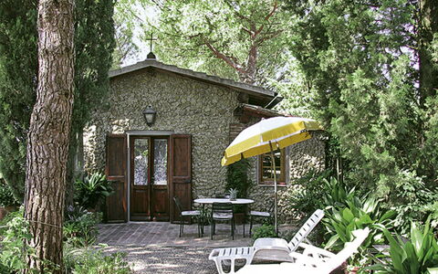 Il Crocino Ii: Casa, Proprietà, Paesaggio Naturale, Costruzione, Villetta, Casa, Albero, Giallo, Immobiliare, Biome