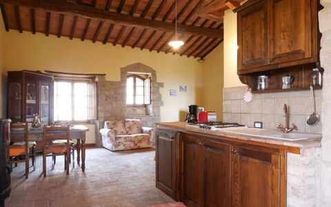 Roccastrada 618: Cabinetry, Controsoffitto, Finestra, Lavello, Legna, Interior Design, Pavimentazione, Cucina, Pavimento, Casa