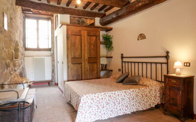 Fonte - Borgo la Civitella 618.2: Proprietà, Mobilia, Finestra, Costruzione, Comfort, Legna, Interior Design, Illuminazione, Telaio Del Letto, Shade
