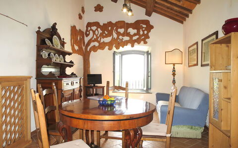 Lago di Bolsena 662: Camera, Proprietà, Mobilia, Costruzione, Interior Design, Casa, Soffitto, Tavolo, Sala Da Pranzo, Immobiliare