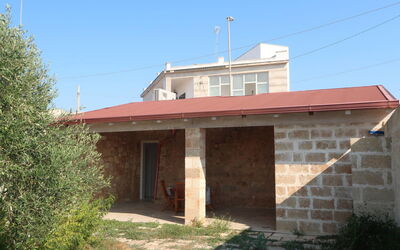 Santa Maria Di Leuca 602: Proprietà, Costruzione, Casa, Tetto, Immobiliare, Casa, Facciata, Zona Residenziale