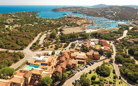 Porto Cervo 616: Acqua, Cielo, Giorno, Proprietà, Pianta, Natura, Paesaggio Naturale, Costruzione, Albero, Urban Design