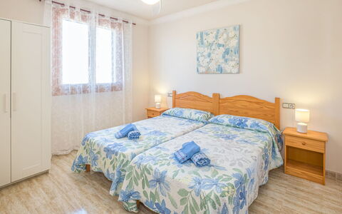 Ca'N Bossa: Mobilia, Finestra, Costruzione, Azzurro, Legna, Tessile, Interior Design, Comfort, Shade
