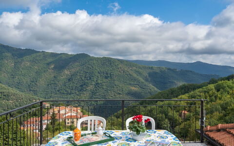 Tavole 603: Cielo, Hill Station, Montagna, Proprietà, Albero, Vacanza, Turismo, Casa, Collina, Area Rurale