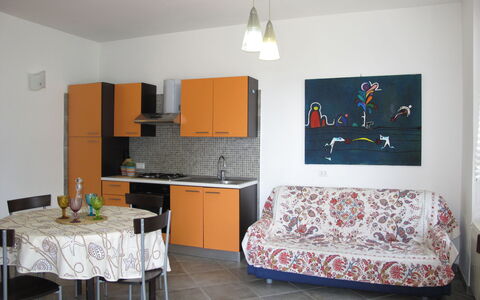 San Lorenzo al Mare 645: Mobilia, Interior Design, Pavimentazione, Pavimento, Tavolo, Camera, Sedia, Soggiorno, Appartamento, Divano