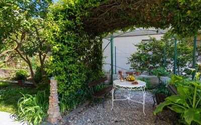 Marisa (Flg119) 648.2: Acqua, Tavolo, Tavola, Proprietà, Cielo, Mobilia, Costruzione, Finestra, Blu, Sedia