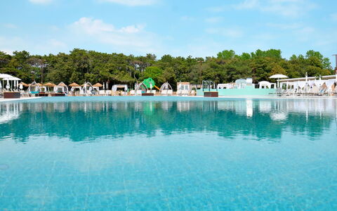 Bibione 653: Acqua, Cielo, Nube, Risorse Idriche, Piscina, Azzurro, Albero, Pianta, Costiera E Morfologie Oceanic, Lago