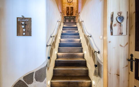 Forstau 601: Le Scale, Proprietà, Costruzione, Parete, Camera, Pavimento, Casa, Interior Design, Legna, Soffitto