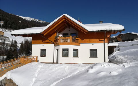 Sarentino 602: Cielo, Neve, Costruzione, Finestra, Pendenza, Albero, Montagna, Casa, Villetta, Congelamento