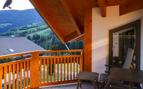Sarentino 602: Cielo, Proprietà, Legna, Architettura, Color Legno, Portico, Immobiliare, Costruzione, Latifoglie, Albero