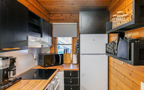 Kolin Vernetti 1: Cucina, Legna, Pavimentazione, Elettrodomestico Da Cucina, Interior Design, Controsoffitto, Pavimento, Apparecchio Major, Camera, Elettrodomestico