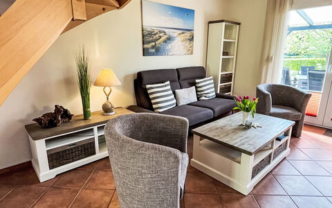 Karlshagen 609: Mobilia, Interior Design, Pavimentazione, Legna, Soggiorno, Pavimento, Sedia, Divano, Camera, Tavolo