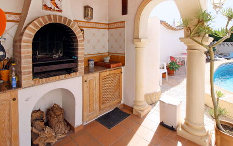 Estrella: Proprietà, Pianta, Interior Design, Pianta Della Casa, Parete, Pavimento, Legna, Finestra, Immobiliare, Soggiorno