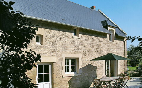 Gîte de L'Epine: Pianta, Cielo, Finestra, Costruzione, Casa, Villetta, Raccordo, Zona Residenziale, Immobiliare