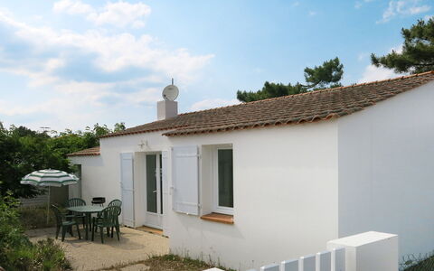 Les Hippocampes: Proprietà, Casa, Costruzione, Casa, Immobiliare, Villetta, Architettura, Facciata, Tetto, Cielo
