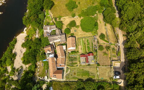 Chassezac: Proprietà, Paesaggio Naturale, Pianta, Albero, Lotto, Urban Design, Costruzione, Casa, Erba, Quartiere
