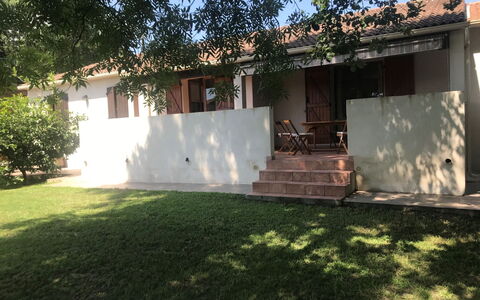 Agula Marina: Proprietà, Casa, Casa, Backyard, Immobiliare, Cortile, Costruzione, Lotto, Architettura, Erba