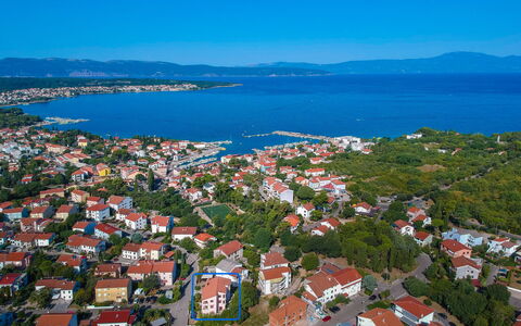Krk Malinska 649: Acqua, Cielo, Costruzione, Proprietà, Azzurro, Vegetazione, Costiera E Morfologie Oceanic, Lago, Paesaggio, Urban Design