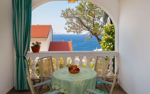 Donata: Camera, Proprietà, Mobilia, Verde, Interior Design, Turchese, Casa, Costruzione, Immobiliare, Tavolo
