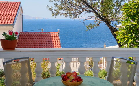Donata: Camera, Casa, Interior Design, Immobiliare, Casa, Vacanza, Costruzione, Balcone, Tavolo, Pianta