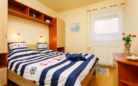 Toth: Mobilia, Costruzione, Comfort, Cabinetry, Finestra, Telaio Del Letto, Legna, Letto, Pavimento