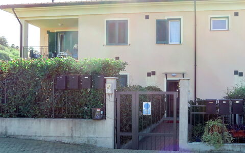 Roseto: Pianta, Finestra, Costruzione, Porta, Lotto, Quartiere, Casa, Zona Residenziale, Parete