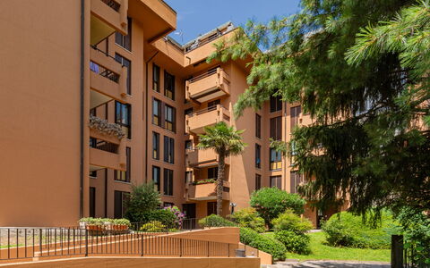 Gaggetto: Pianta, Costruzione, Proprietà, Finestra, Cielo, Albero, Urban Design, Quartiere, Condominio, Zona Residenziale