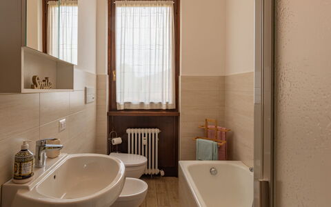 Gaggetto: Marrone, Rubinetto, Proprietà, Idraulico Fixture, Lavello, Finestra, Bagno, Legna, Lavandino Del Bagno