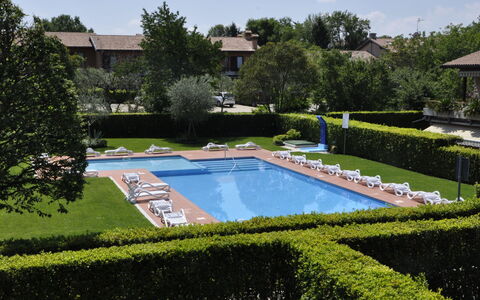 Lazise 728: Piscina, Ricorrere, Urban Design, Giardino, Estate, Hacienda, Hedge, Eco Hotel, Villa, Prato