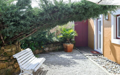 Nazaré 611: Proprietà, Casa, Albero, Backyard, Cortile, Immobiliare, Giardino, Erba, Costruzione, Casa