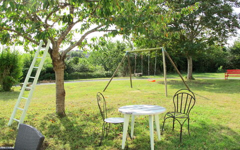 La Forge de Marcel: Pianta, Mobilia, Verde, Tavolo, Botanica, Natura, Albero, Mobili Da Esterno, Shade, Sedia