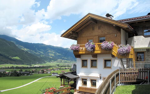 Gruber: Proprietà, Casa, Catena Montuosa, Costruzione, Immobiliare, Casa, Montagna, Hill Station, Cielo, Alpi