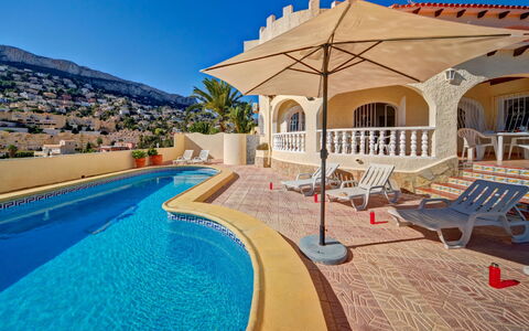 Castillo: Acqua, Proprietà, Pianta, Cielo, Piscina, Costruzione, Azzurro, Mobili Da Esterno, Shade, Località Balneare